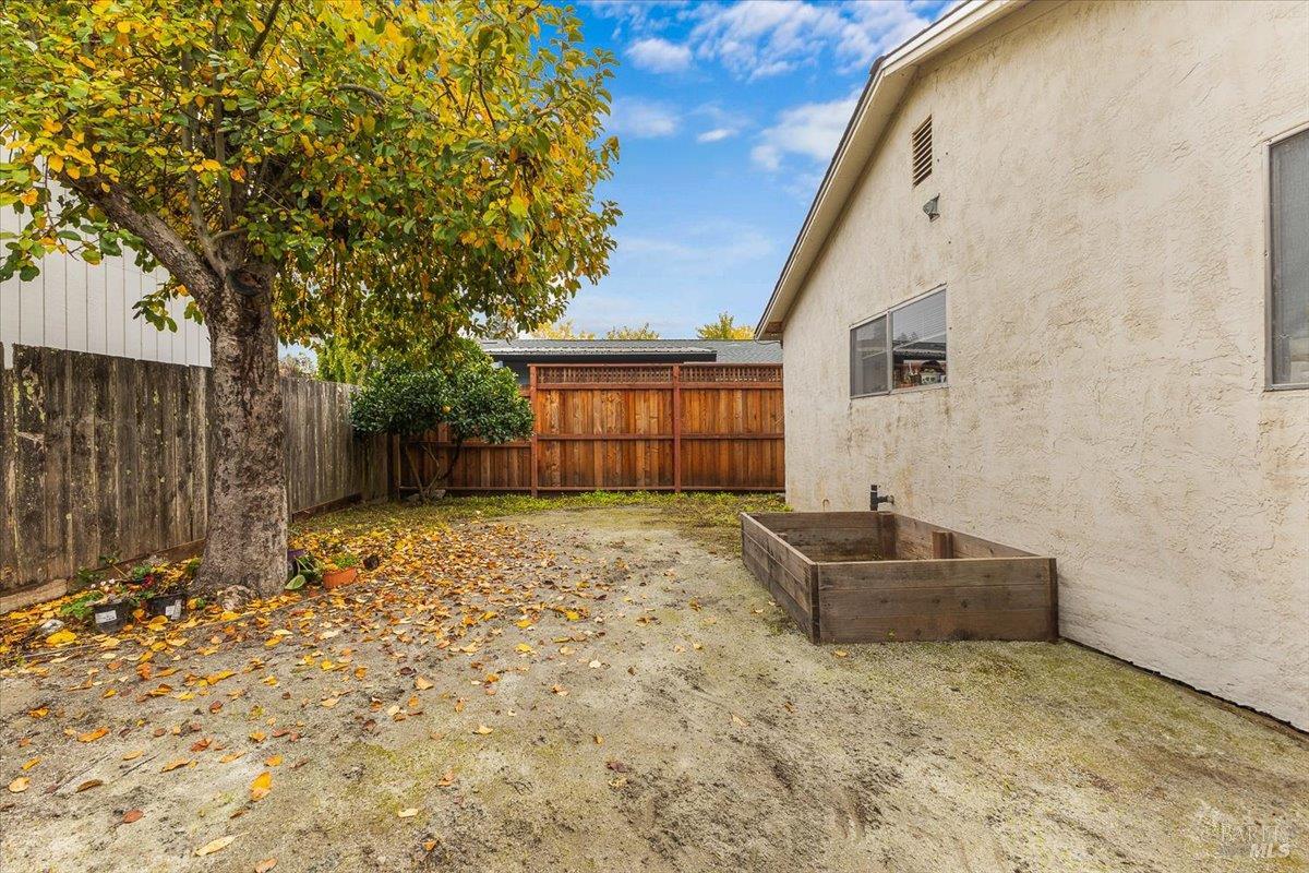 Detail Gallery Image 43 of 43 For 911 Harold Ln, Healdsburg,  CA 95448 - 3 Beds | 2 Baths