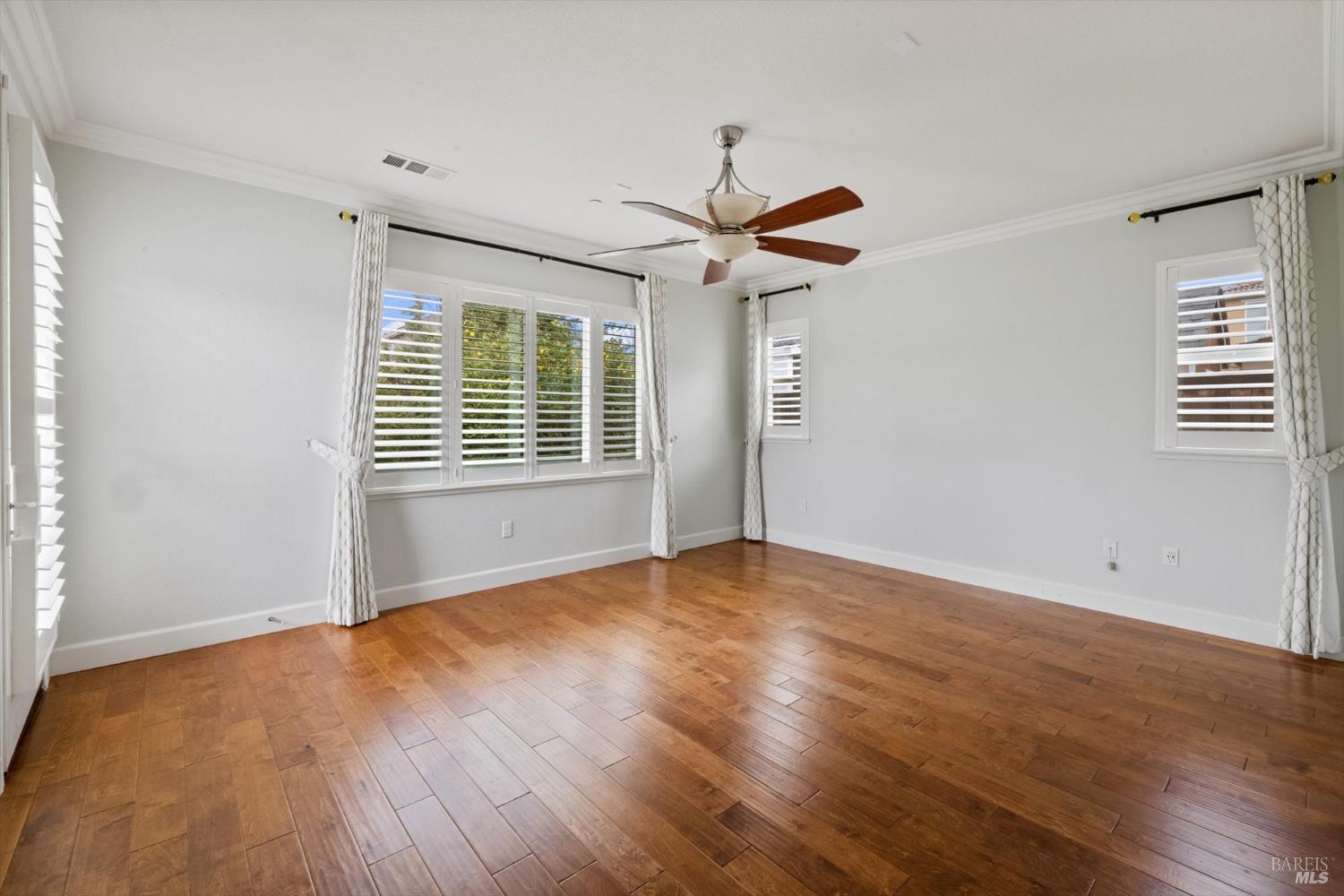 Detail Gallery Image 32 of 74 For 2036 Newcastle Dr, Vacaville,  CA 95687 - 3 Beds | 3 Baths