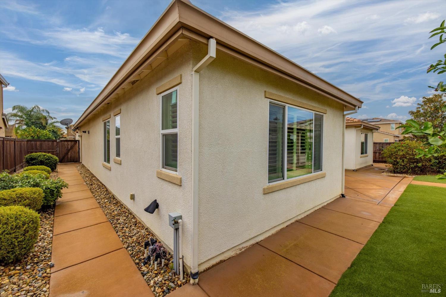 Detail Gallery Image 70 of 74 For 2036 Newcastle Dr, Vacaville,  CA 95687 - 3 Beds | 3 Baths