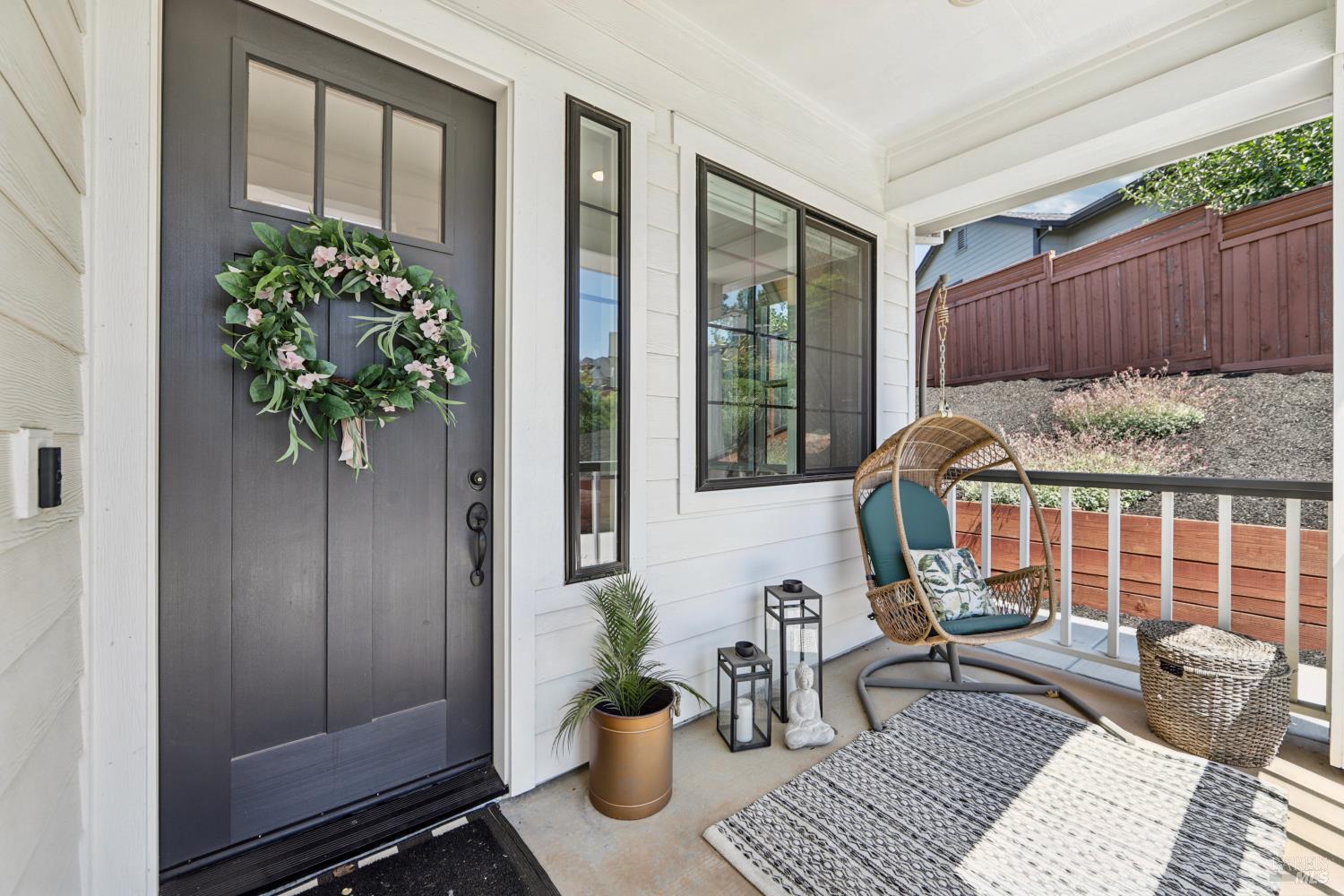 Detail Gallery Image 3 of 50 For 3675 Wyndemere Cir, Santa Rosa,  CA 95403 - 3 Beds | 3 Baths