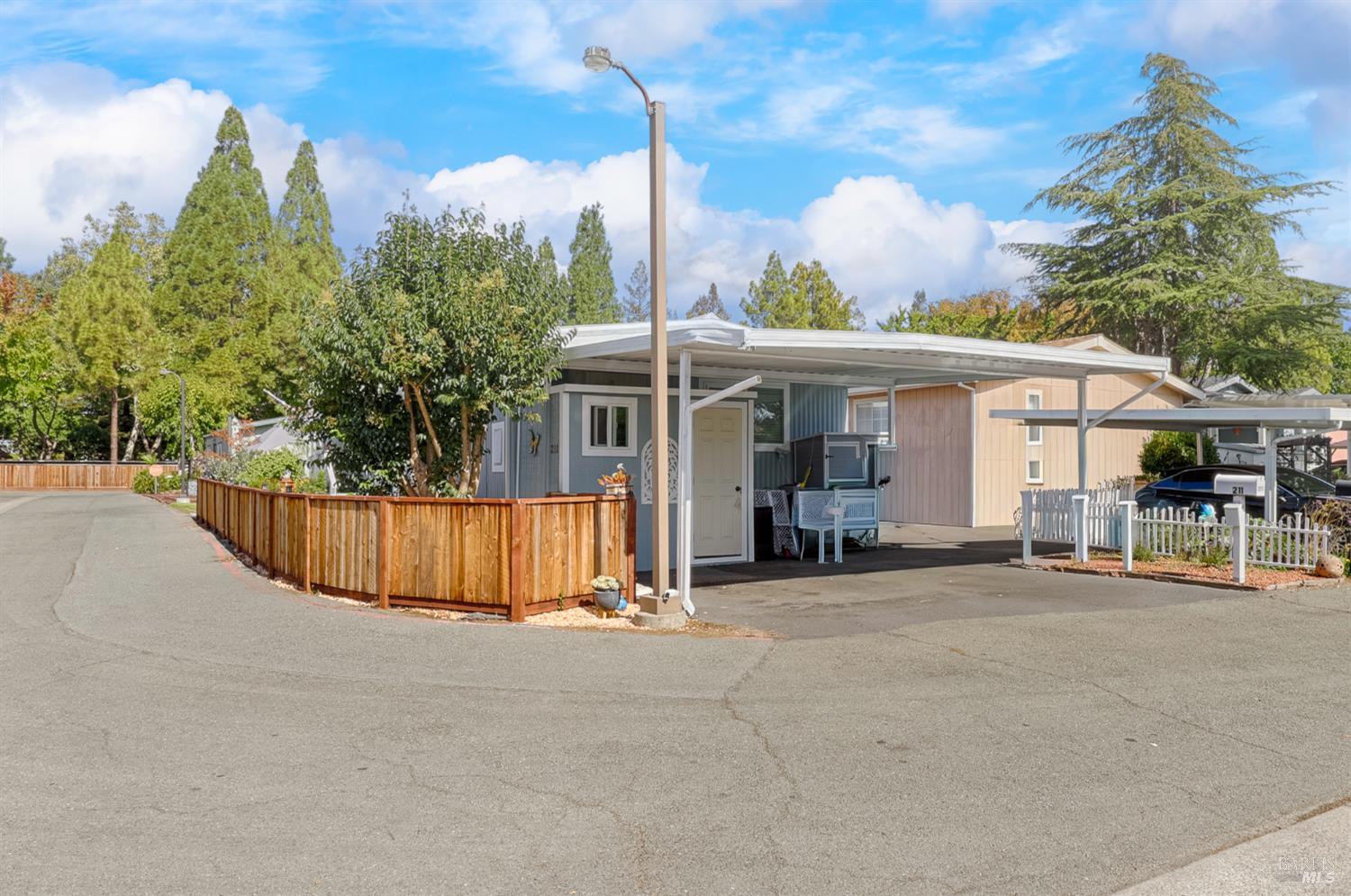 Detail Gallery Image 25 of 26 For 211 Apple Ln, Rohnert Park,  CA 94928 - 2 Beds | 2 Baths