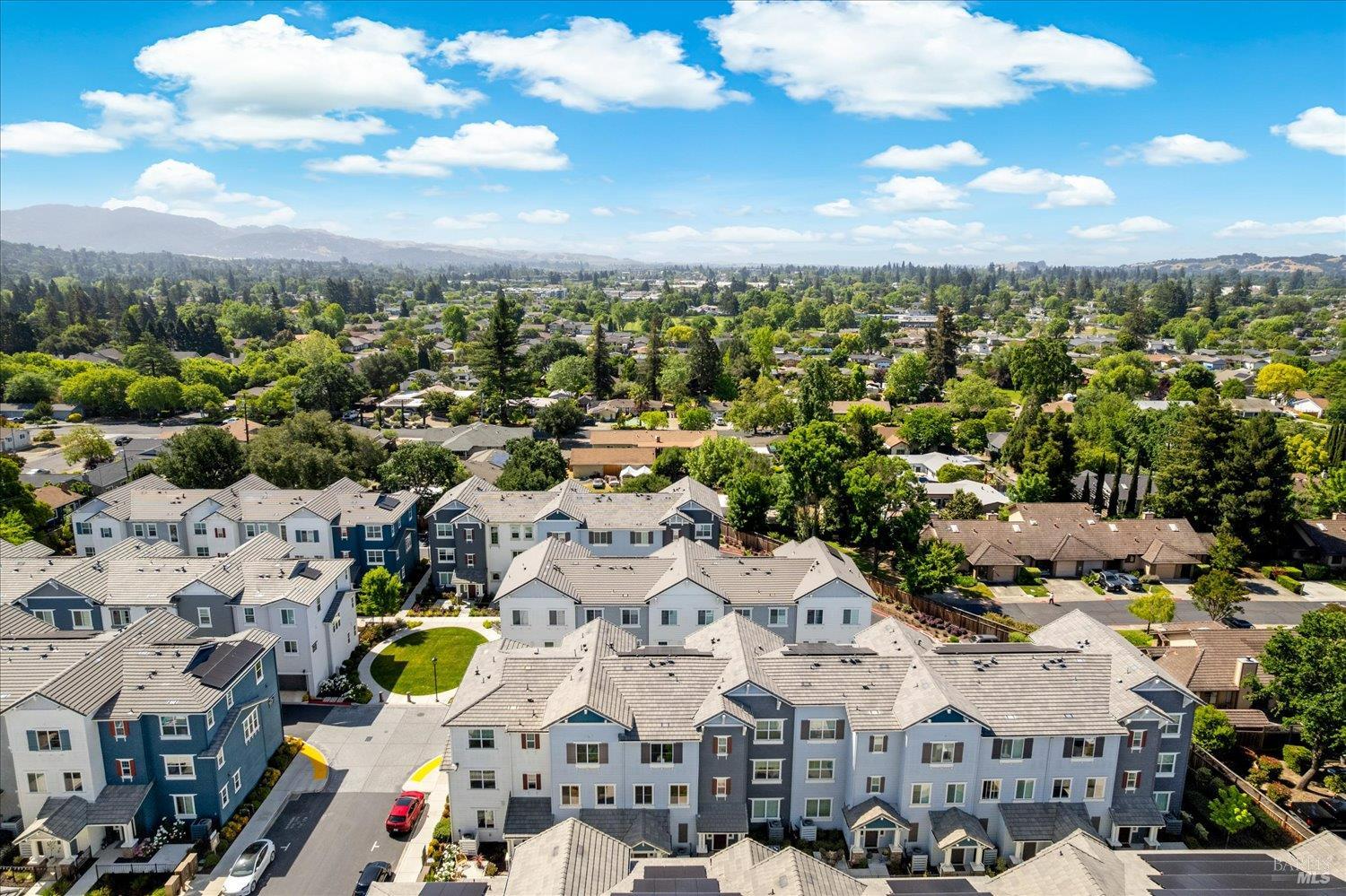 Detail Gallery Image 23 of 24 For 339 Pear Tree Ter #C,  Napa,  CA 94558 - 3 Beds | 3 Baths