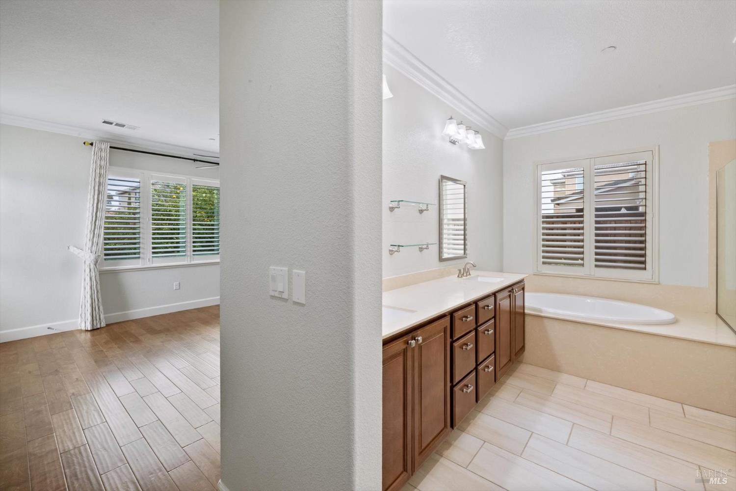 Detail Gallery Image 25 of 74 For 2036 Newcastle Dr, Vacaville,  CA 95687 - 3 Beds | 3 Baths