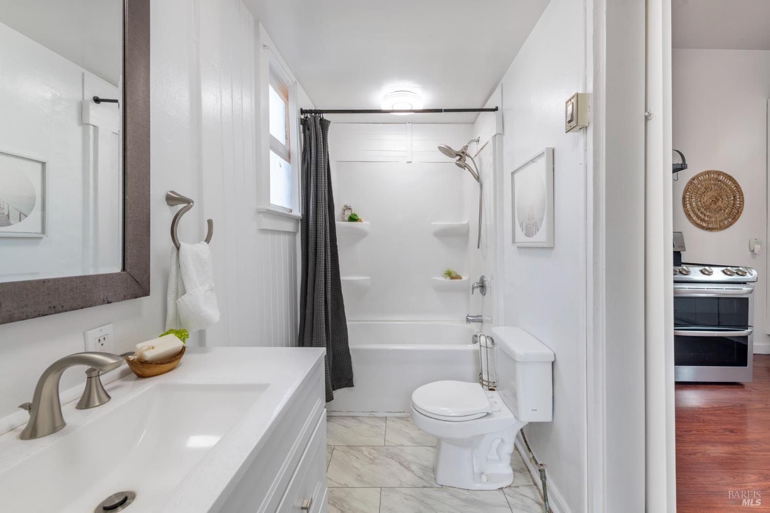 Detail Gallery Image 15 of 29 For 619 B St, San Rafael,  CA 94901 - 2 Beds | 1 Baths