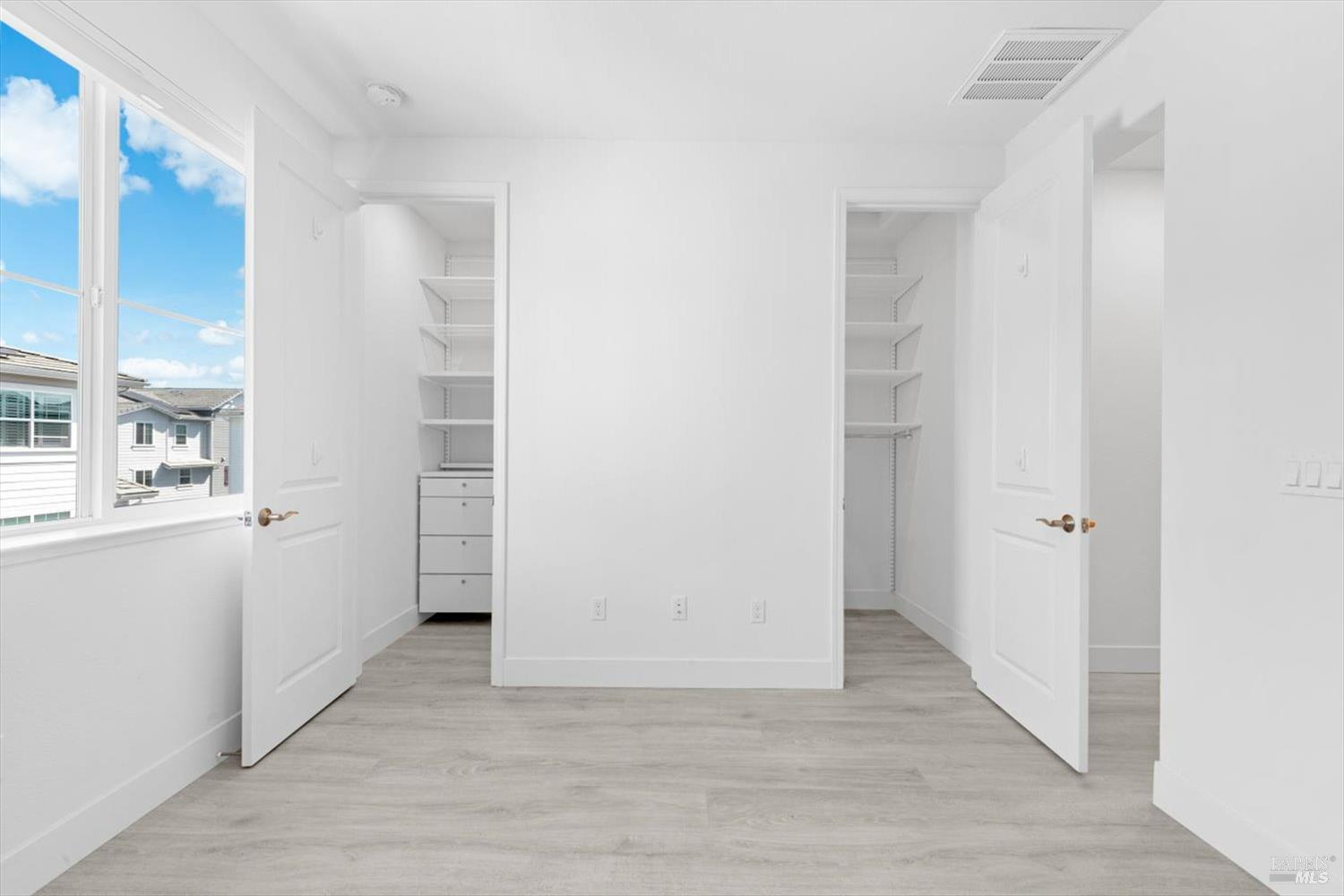 Detail Gallery Image 13 of 24 For 339 Pear Tree Ter #C,  Napa,  CA 94558 - 3 Beds | 3 Baths