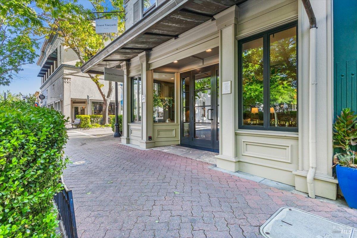 Detail Gallery Image 3 of 56 For 320 Center St, Healdsburg,  CA 95448 - – Beds | – Baths