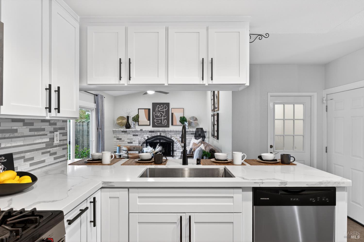 Detail Gallery Image 14 of 66 For 125 Easson Ct, Vallejo,  CA 94591 - 3 Beds | 2 Baths