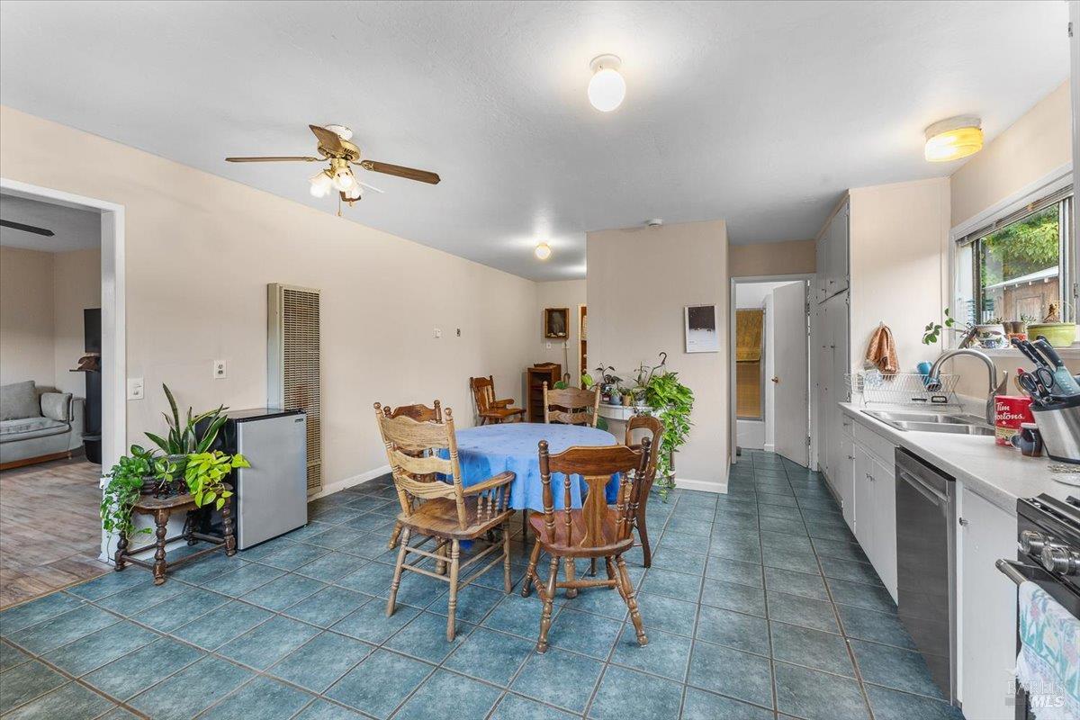 Detail Gallery Image 20 of 43 For 911 Harold Ln, Healdsburg,  CA 95448 - 3 Beds | 2 Baths