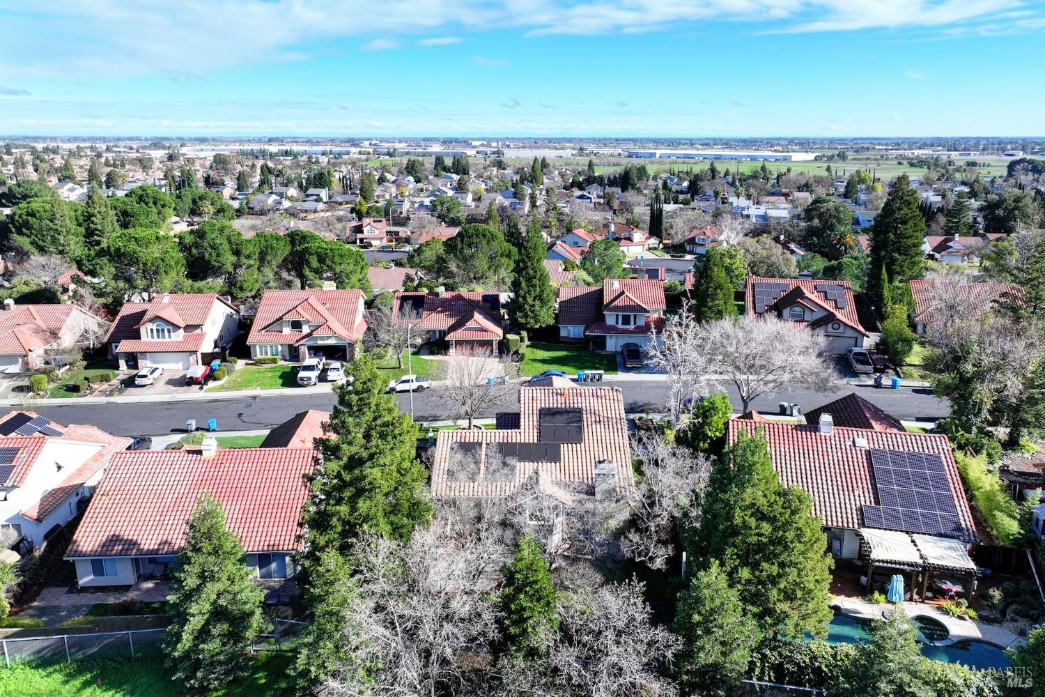 Detail Gallery Image 72 of 93 For 318 Kilgarvan Ct, Vacaville,  CA 95688 - 4 Beds | 3 Baths