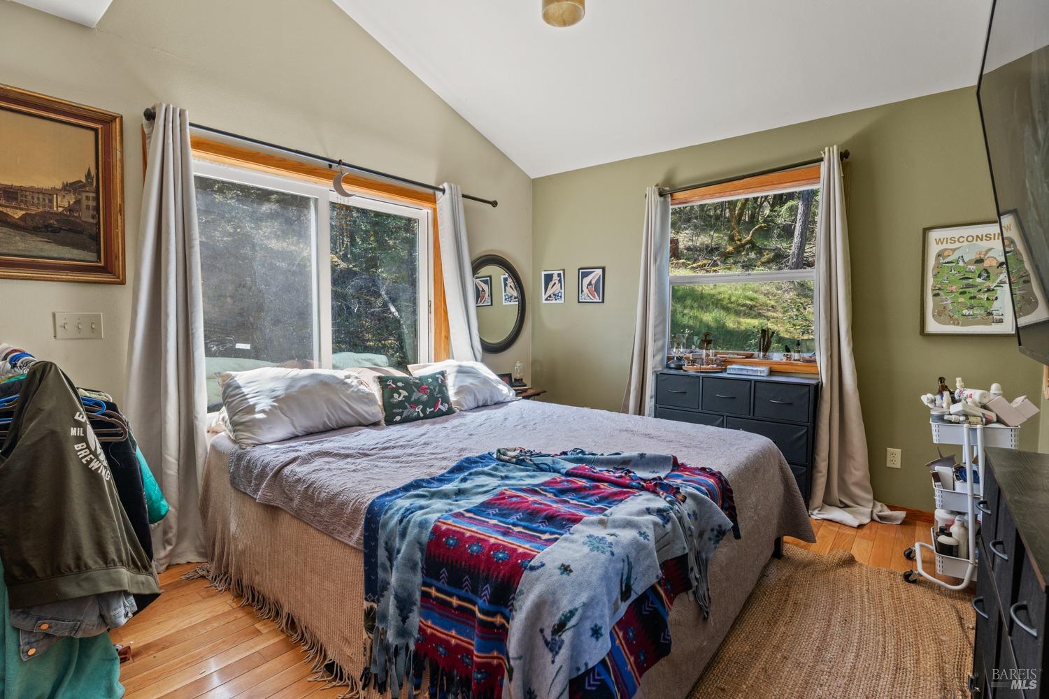 Detail Gallery Image 9 of 22 For 9355 Spyrock Rd, Laytonville,  CA 95454 - 3 Beds | 1/1 Baths