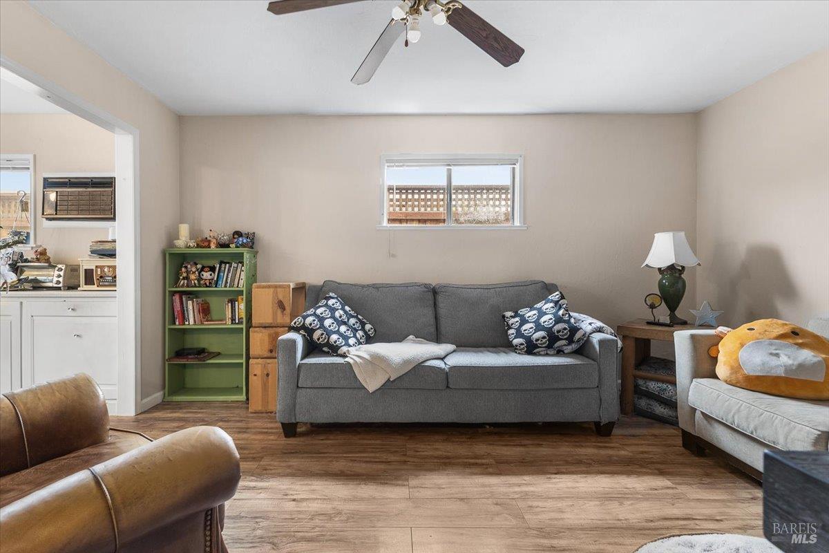 Detail Gallery Image 23 of 43 For 911 Harold Ln, Healdsburg,  CA 95448 - 3 Beds | 2 Baths