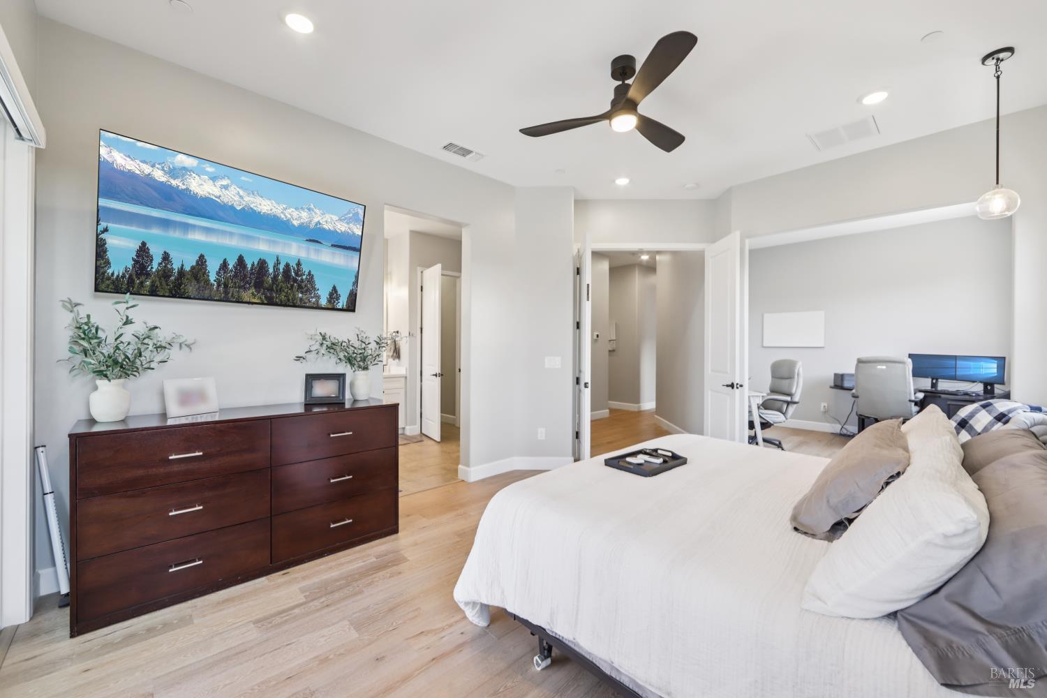 Detail Gallery Image 22 of 50 For 3675 Wyndemere Cir, Santa Rosa,  CA 95403 - 3 Beds | 3 Baths