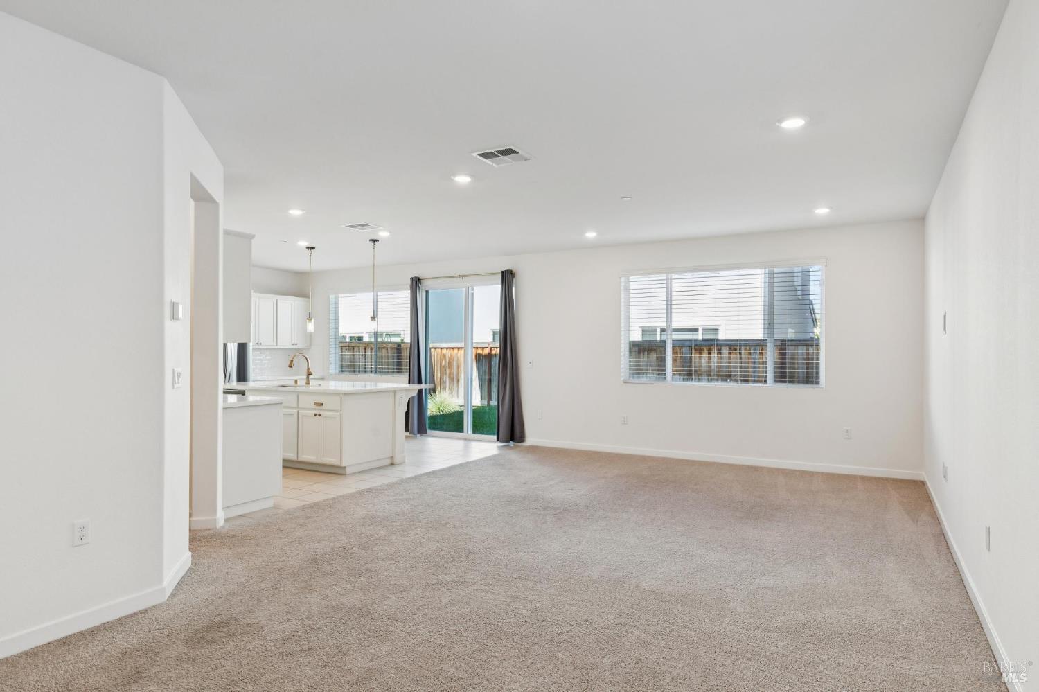 Detail Gallery Image 3 of 40 For 1336 Renewal Ln, Fairfield,  CA 94533 - 4 Beds | 3 Baths