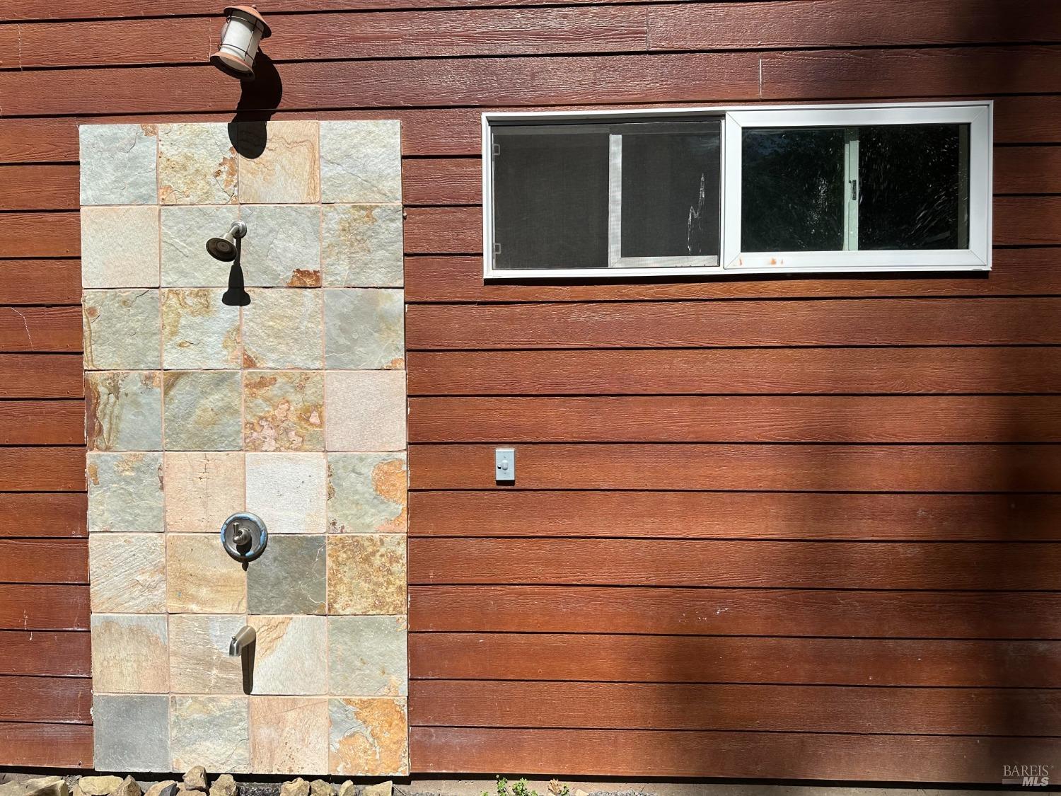 Detail Gallery Image 17 of 22 For 9355 Spyrock Rd, Laytonville,  CA 95454 - 3 Beds | 1/1 Baths