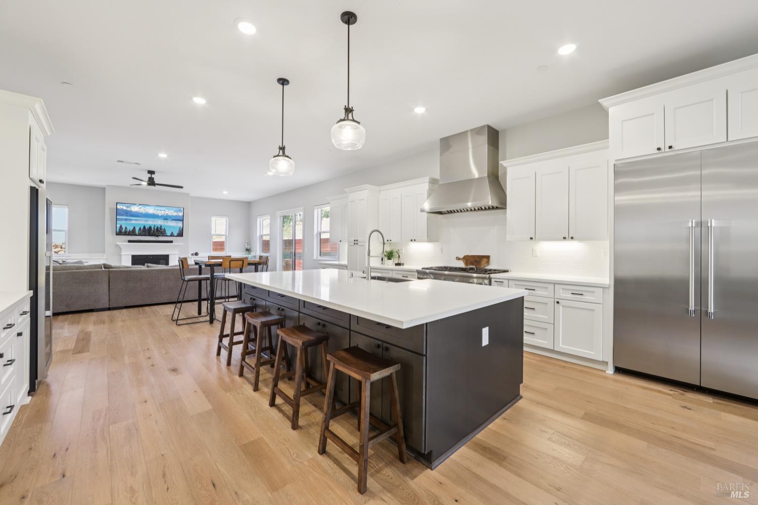 Detail Gallery Image 12 of 50 For 3675 Wyndemere Cir, Santa Rosa,  CA 95403 - 3 Beds | 3 Baths