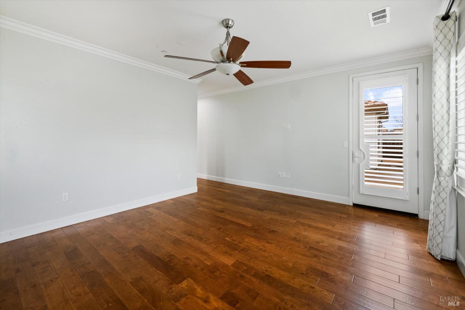 Detail Gallery Image 34 of 74 For 2036 Newcastle Dr, Vacaville,  CA 95687 - 3 Beds | 3 Baths