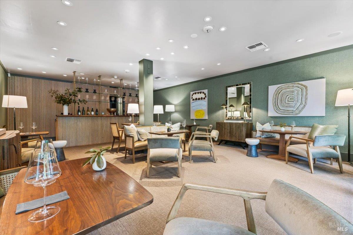 Detail Gallery Image 9 of 56 For 320 Center St, Healdsburg,  CA 95448 - – Beds | – Baths