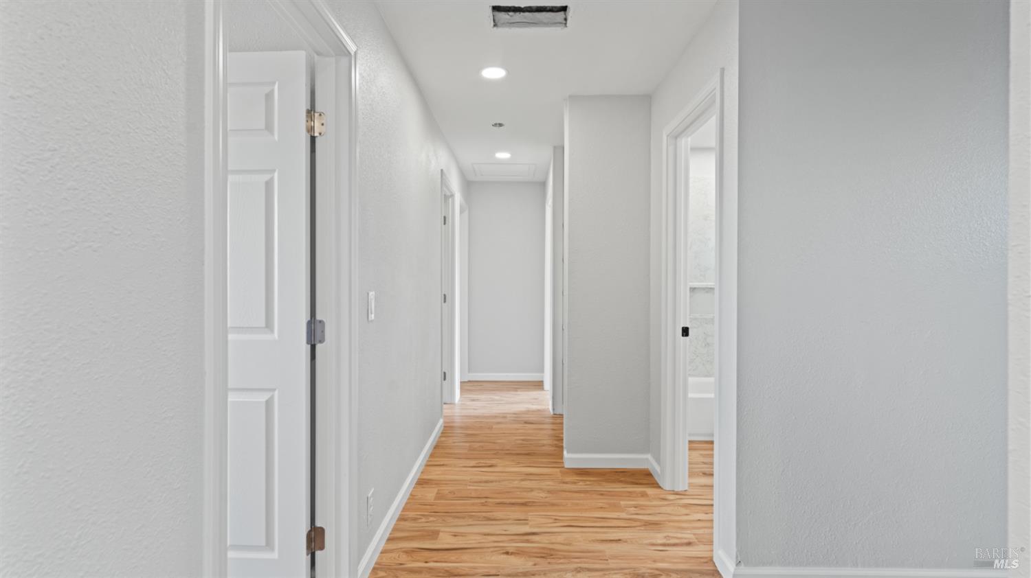 Detail Gallery Image 13 of 30 For 70 Manzanita Dr, Vacaville,  CA 95688 - 4 Beds | 2 Baths