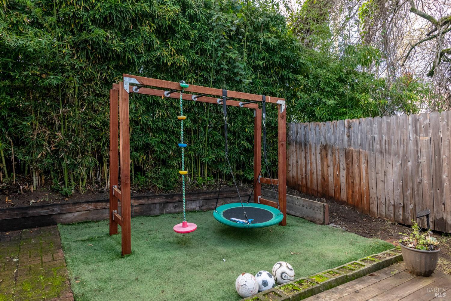 Detail Gallery Image 27 of 29 For 619 B St, San Rafael,  CA 94901 - 2 Beds | 1 Baths