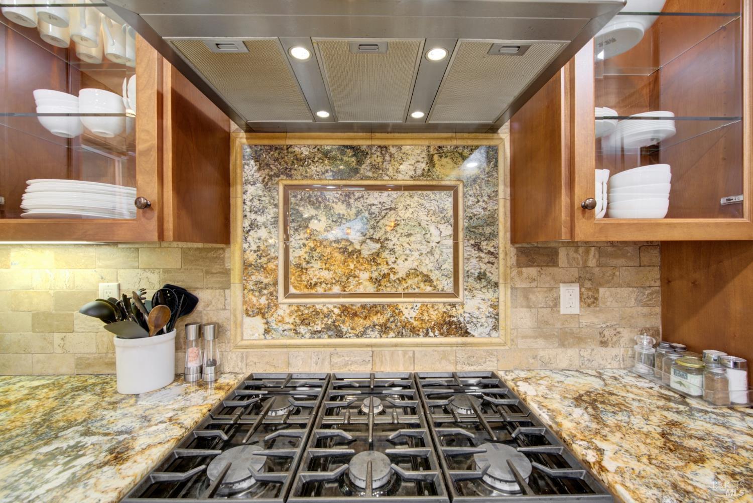 Detail Gallery Image 31 of 93 For 318 Kilgarvan Ct, Vacaville,  CA 95688 - 4 Beds | 3 Baths