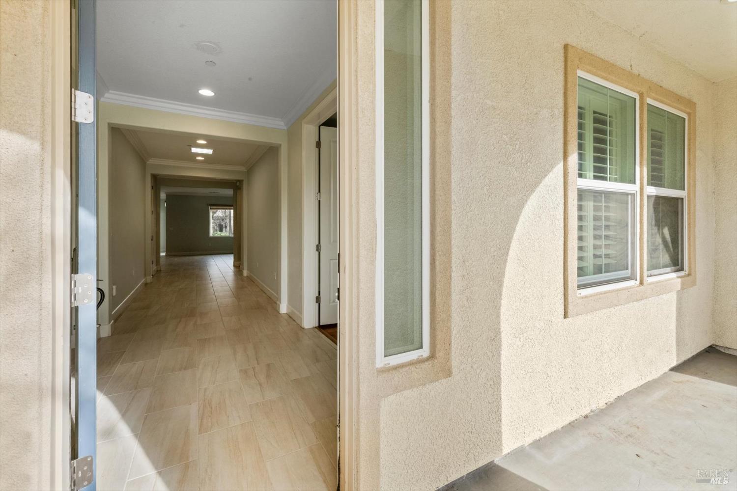 Detail Gallery Image 6 of 74 For 2036 Newcastle Dr, Vacaville,  CA 95687 - 3 Beds | 3 Baths