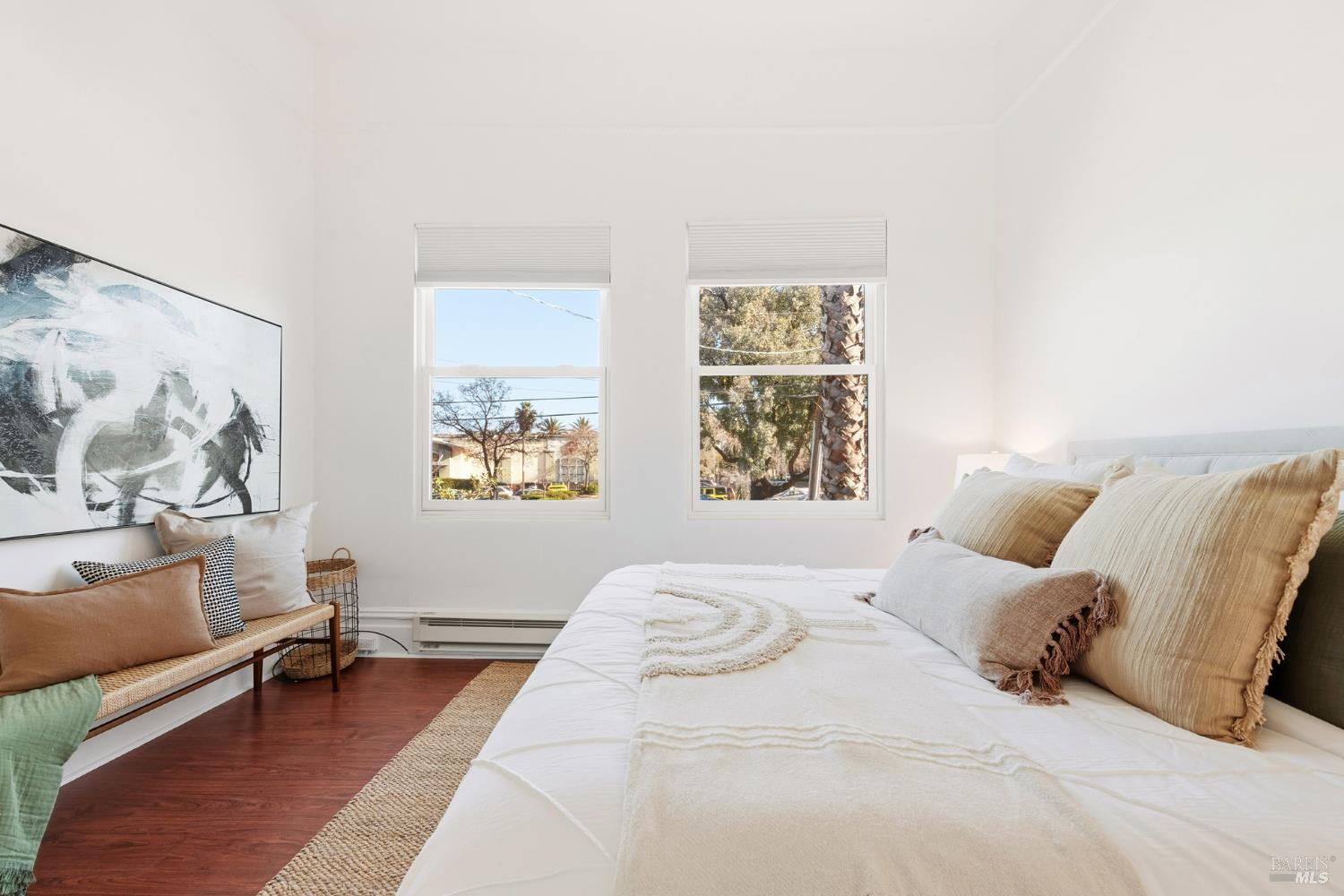 Detail Gallery Image 4 of 29 For 619 B St, San Rafael,  CA 94901 - 2 Beds | 1 Baths