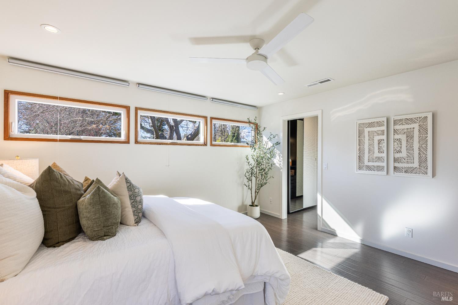 Detail Gallery Image 16 of 26 For 3776 Norfolk St, Napa,  CA 94558 - 3 Beds | 2 Baths