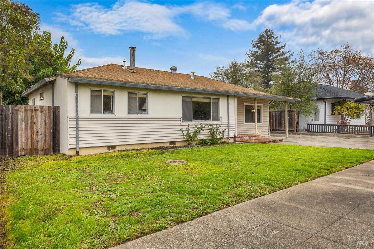 Detail Gallery Image 2 of 43 For 911 Harold Ln, Healdsburg,  CA 95448 - 3 Beds | 2 Baths