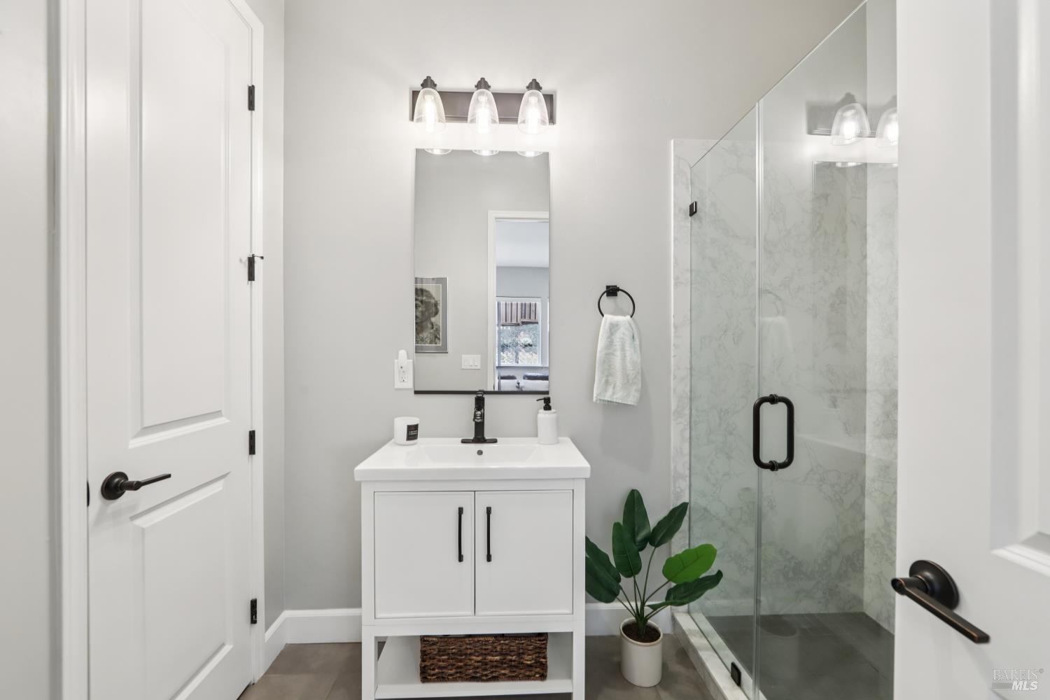 Detail Gallery Image 31 of 50 For 3675 Wyndemere Cir, Santa Rosa,  CA 95403 - 3 Beds | 3 Baths