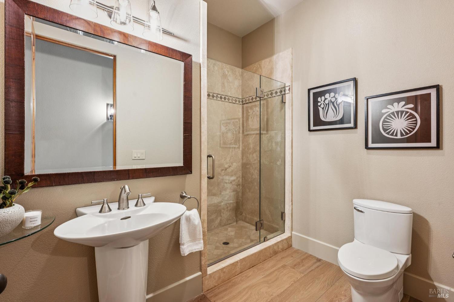 Detail Gallery Image 32 of 40 For 548 Fairway Dr, Novato,  CA 94949 - 5 Beds | 5 Baths