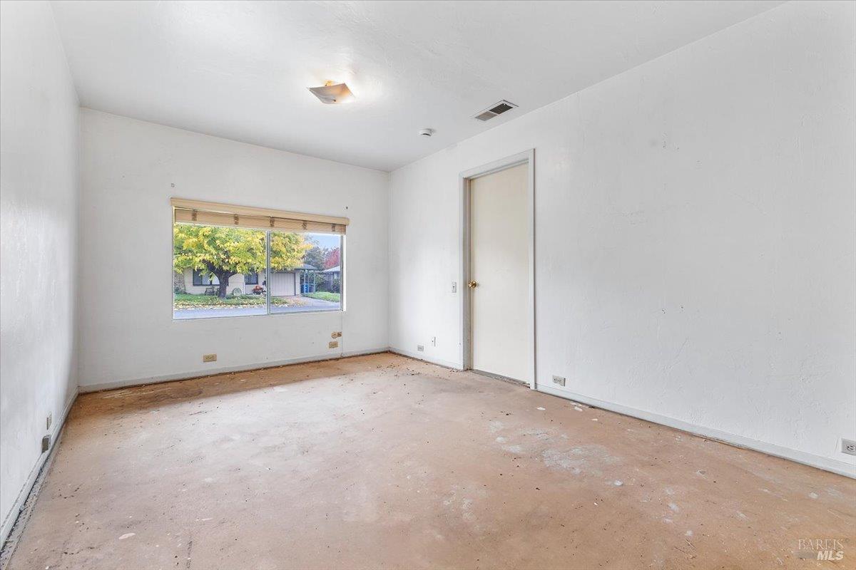 Detail Gallery Image 17 of 43 For 911 Harold Ln, Healdsburg,  CA 95448 - 3 Beds | 2 Baths