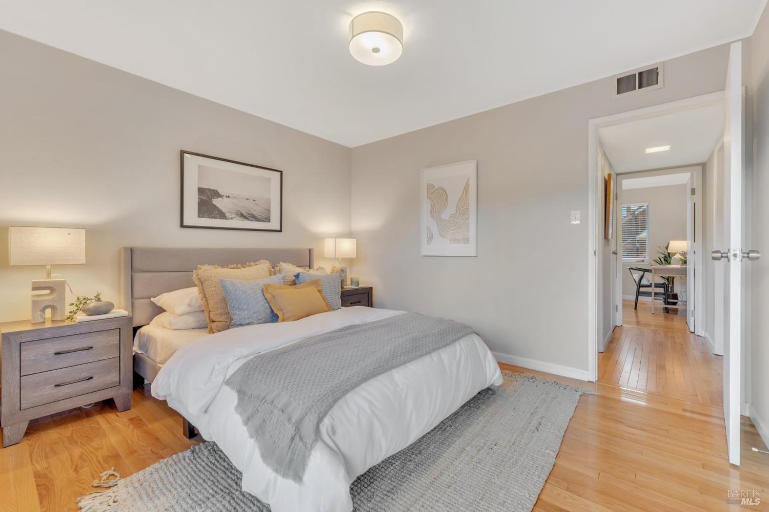 Detail Gallery Image 10 of 25 For 61 Pixley Ave #3,  Corte Madera,  CA 94925 - 2 Beds | 1 Baths