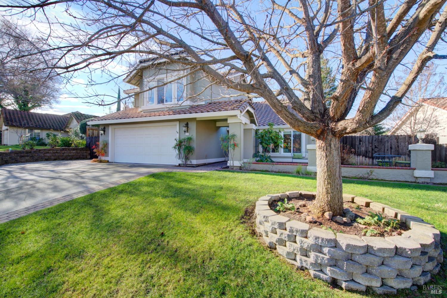 Detail Gallery Image 11 of 93 For 318 Kilgarvan Ct, Vacaville,  CA 95688 - 4 Beds | 3 Baths