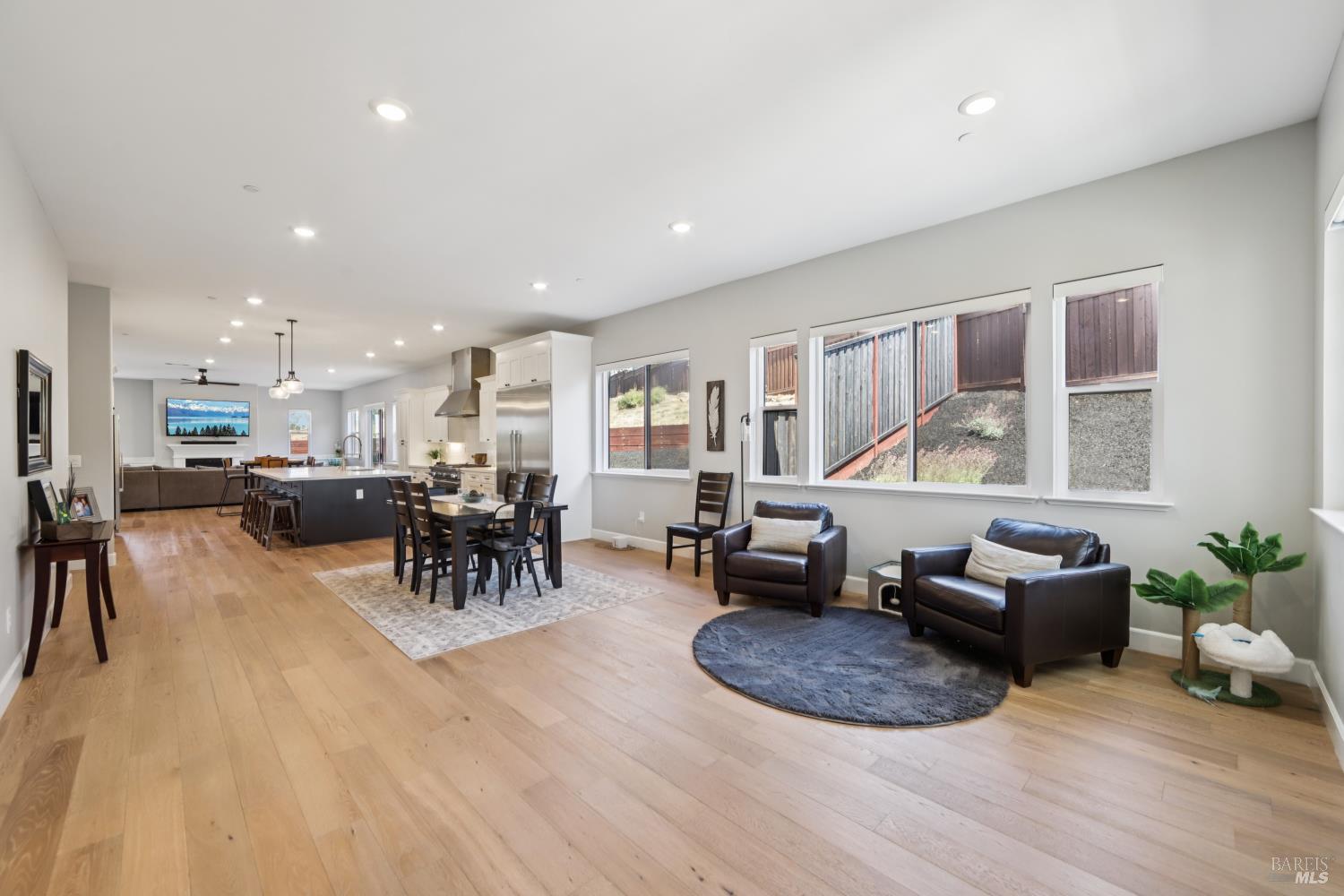 Detail Gallery Image 7 of 50 For 3675 Wyndemere Cir, Santa Rosa,  CA 95403 - 3 Beds | 3 Baths