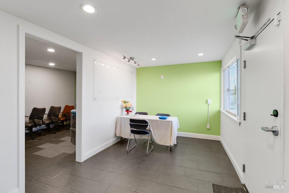 Detail Gallery Image 8 of 43 For 1966 Broadway St, Vallejo,  CA 94589 - – Beds | – Baths