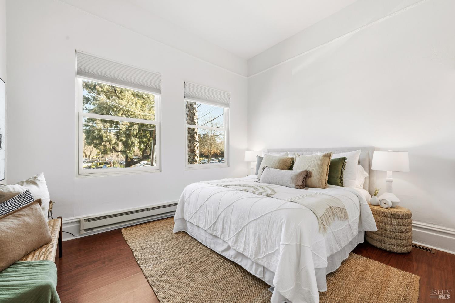 Detail Gallery Image 5 of 29 For 619 B St, San Rafael,  CA 94901 - 2 Beds | 1 Baths