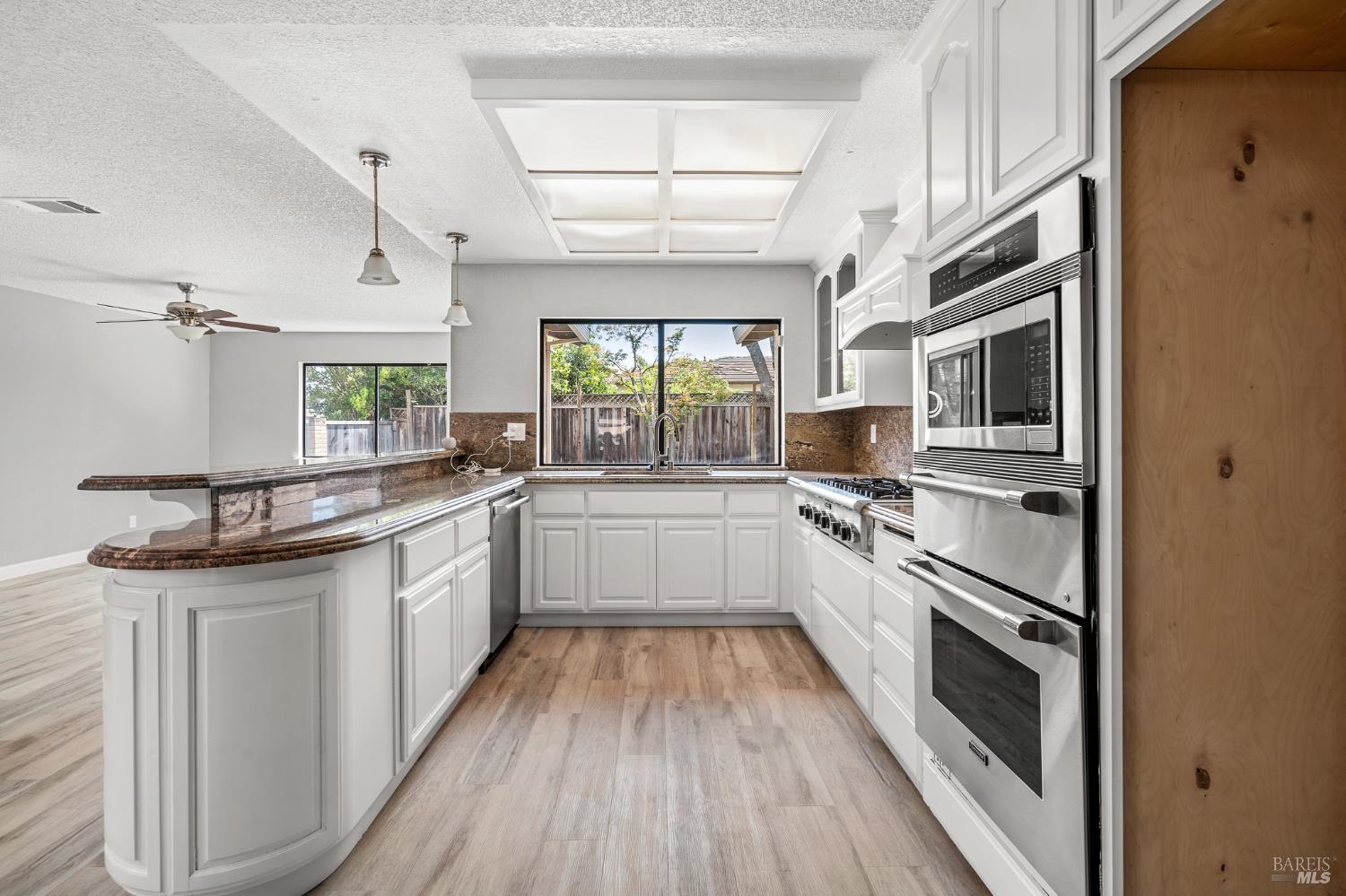 Detail Gallery Image 4 of 10 For 3148 Shetland Ct, Fairfield,  CA 94533 - 4 Beds | 2 Baths