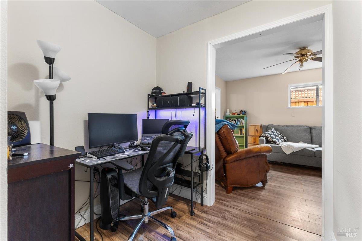 Detail Gallery Image 25 of 43 For 911 Harold Ln, Healdsburg,  CA 95448 - 3 Beds | 2 Baths