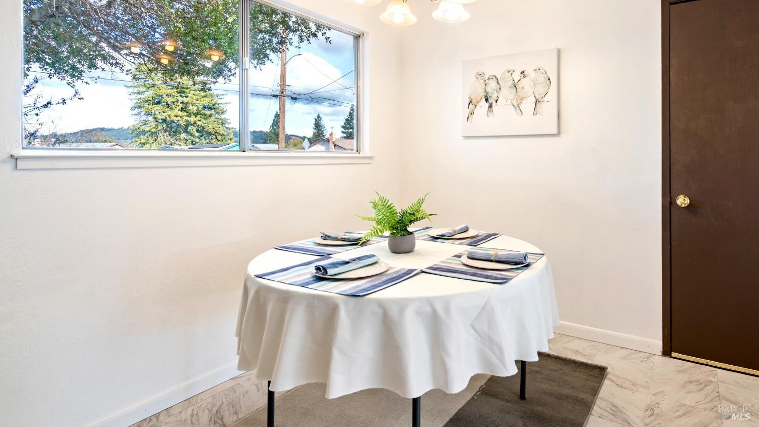 Detail Gallery Image 10 of 34 For 1680 Russell Ave, Santa Rosa,  CA 95403 - 4 Beds | 3 Baths