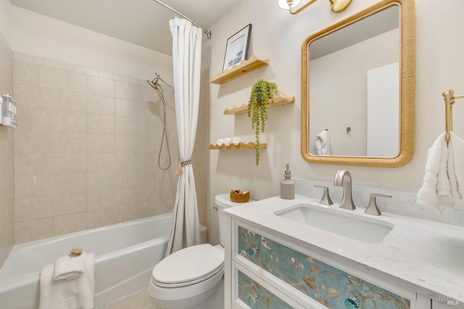 Detail Gallery Image 9 of 25 For 61 Pixley Ave #3,  Corte Madera,  CA 94925 - 2 Beds | 1 Baths