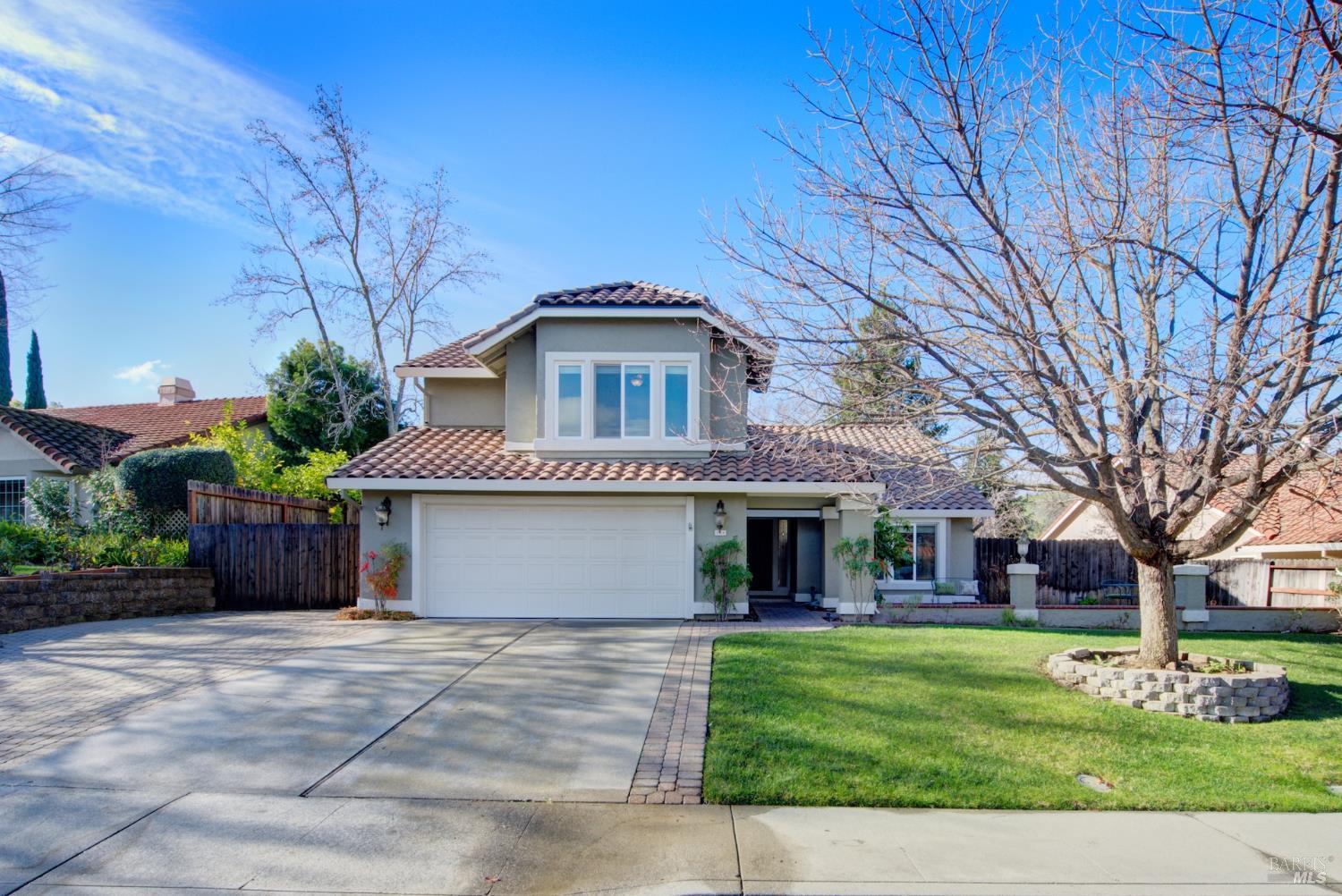 Detail Gallery Image 9 of 93 For 318 Kilgarvan Ct, Vacaville,  CA 95688 - 4 Beds | 3 Baths