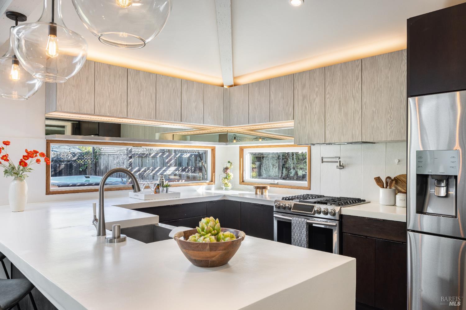 Detail Gallery Image 8 of 26 For 3776 Norfolk St, Napa,  CA 94558 - 3 Beds | 2 Baths