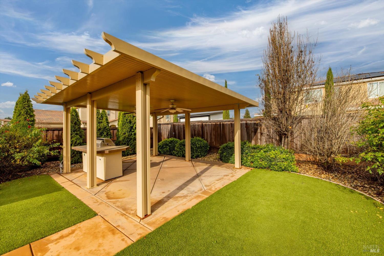 Detail Gallery Image 61 of 74 For 2036 Newcastle Dr, Vacaville,  CA 95687 - 3 Beds | 3 Baths