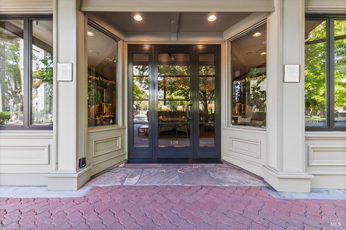 Detail Gallery Image 4 of 56 For 320 Center St, Healdsburg,  CA 95448 - – Beds | – Baths