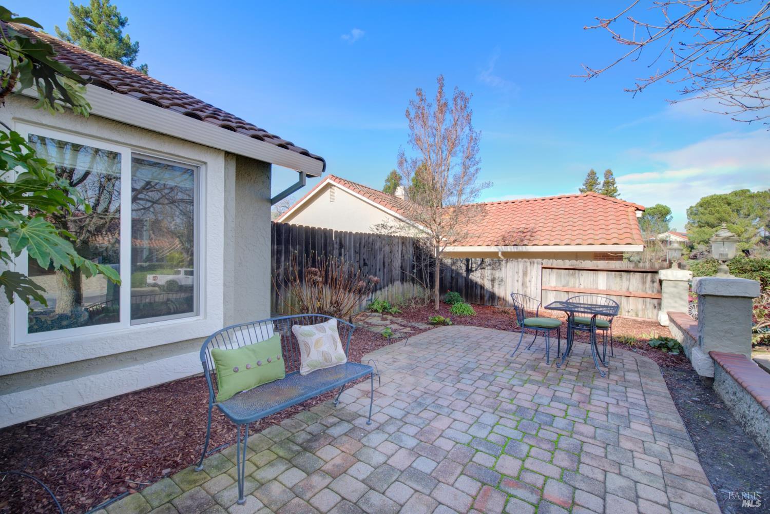 Detail Gallery Image 13 of 93 For 318 Kilgarvan Ct, Vacaville,  CA 95688 - 4 Beds | 3 Baths