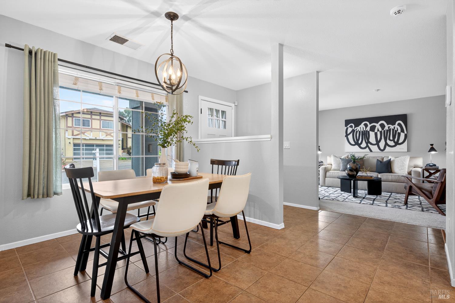 Detail Gallery Image 8 of 66 For 125 Easson Ct, Vallejo,  CA 94591 - 3 Beds | 2 Baths