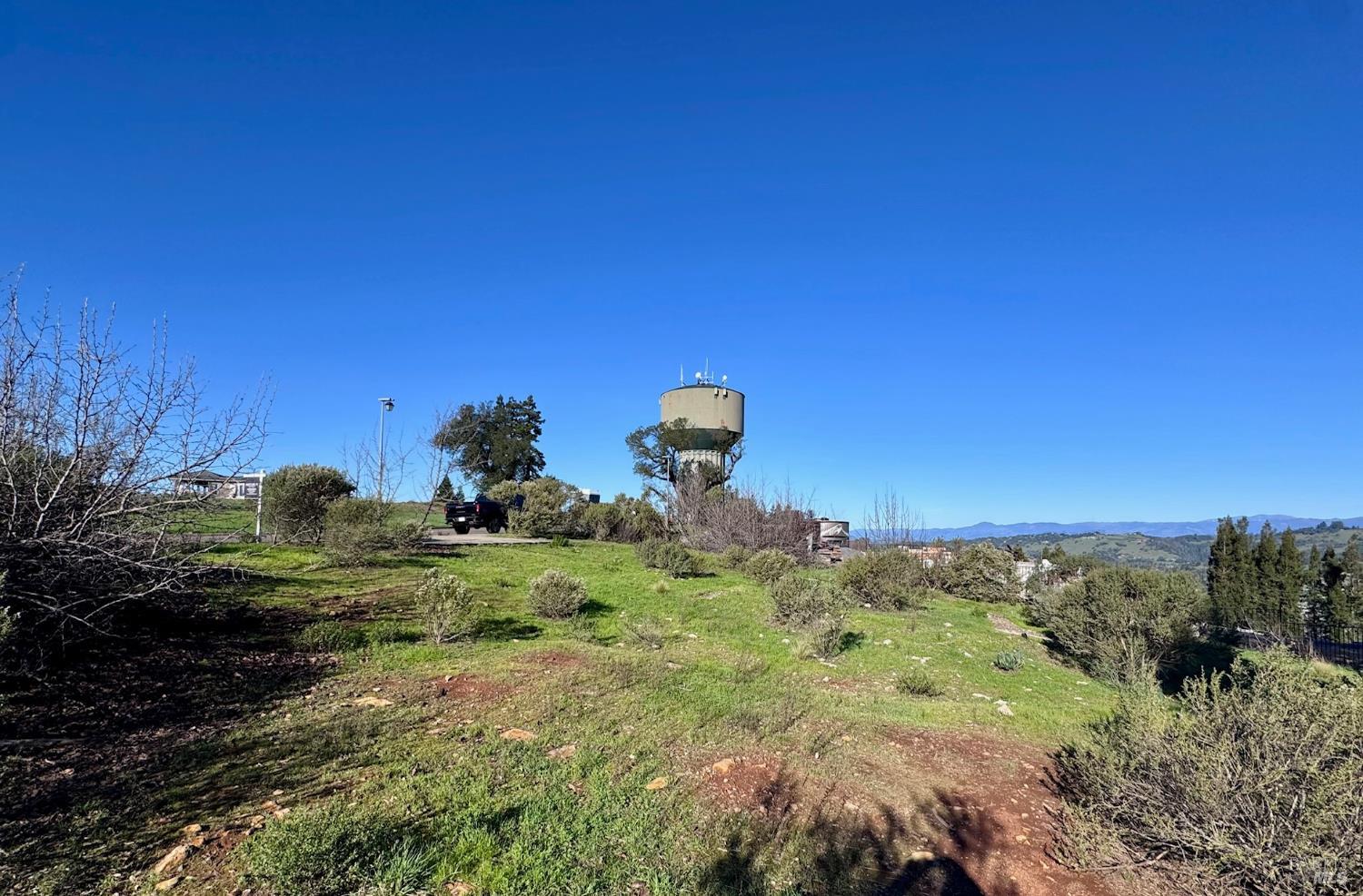 Detail Gallery Image 4 of 7 For 3870 Skyfarm Dr, Santa Rosa,  CA 95403 - – Beds | – Baths