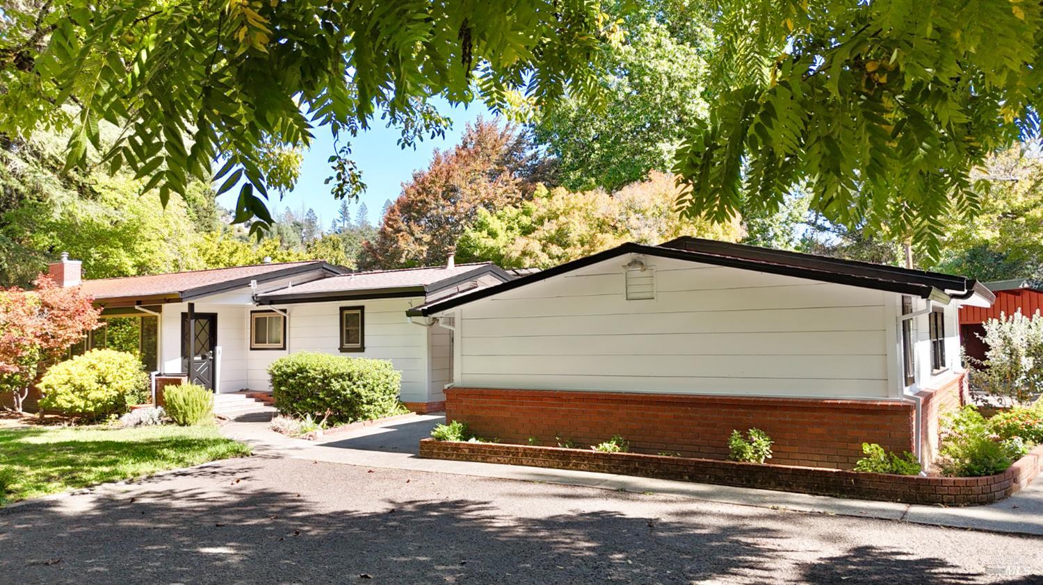 Detail Gallery Image 2 of 72 For 109 Glass Mountain Ln, Saint Helena,  CA 94574 - 3 Beds | 2/1 Baths