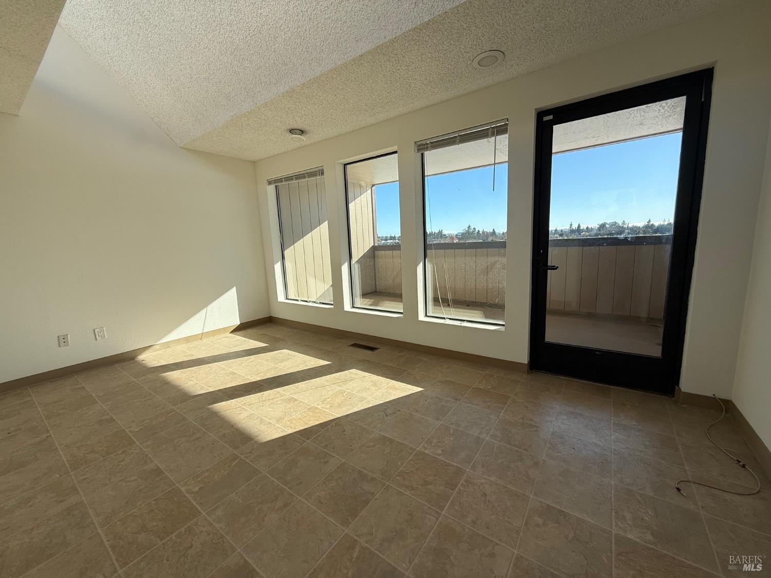 Detail Gallery Image 17 of 24 For 350 E Todd Rd, Santa Rosa,  CA 95407 - – Beds | – Baths