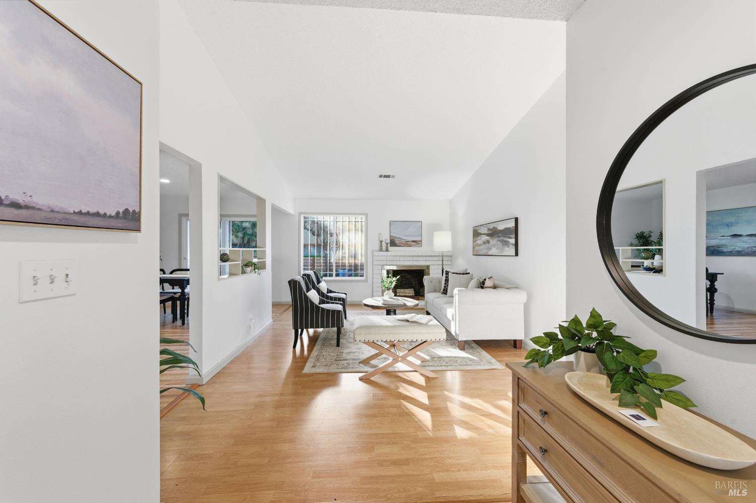 Detail Gallery Image 6 of 38 For 200 Evelyn Cir, Vallejo,  CA 94589 - 3 Beds | 2 Baths